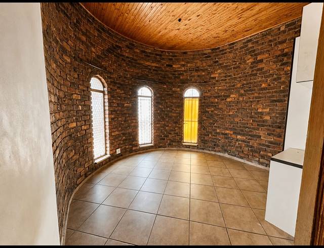 8 BEDROOM HOUSE FOR SALE IN VANDERBIJLPARK SE 7